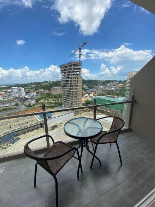 Nagoya Thamrin Apartment High Floor With View Exterior photo