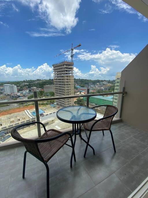 Nagoya Thamrin Apartment High Floor With View Exterior photo