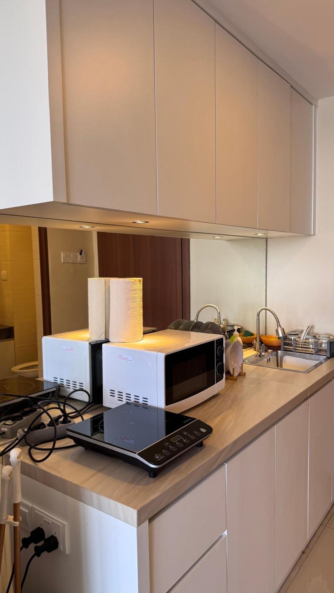 Nagoya Thamrin Apartment High Floor With View Exterior photo