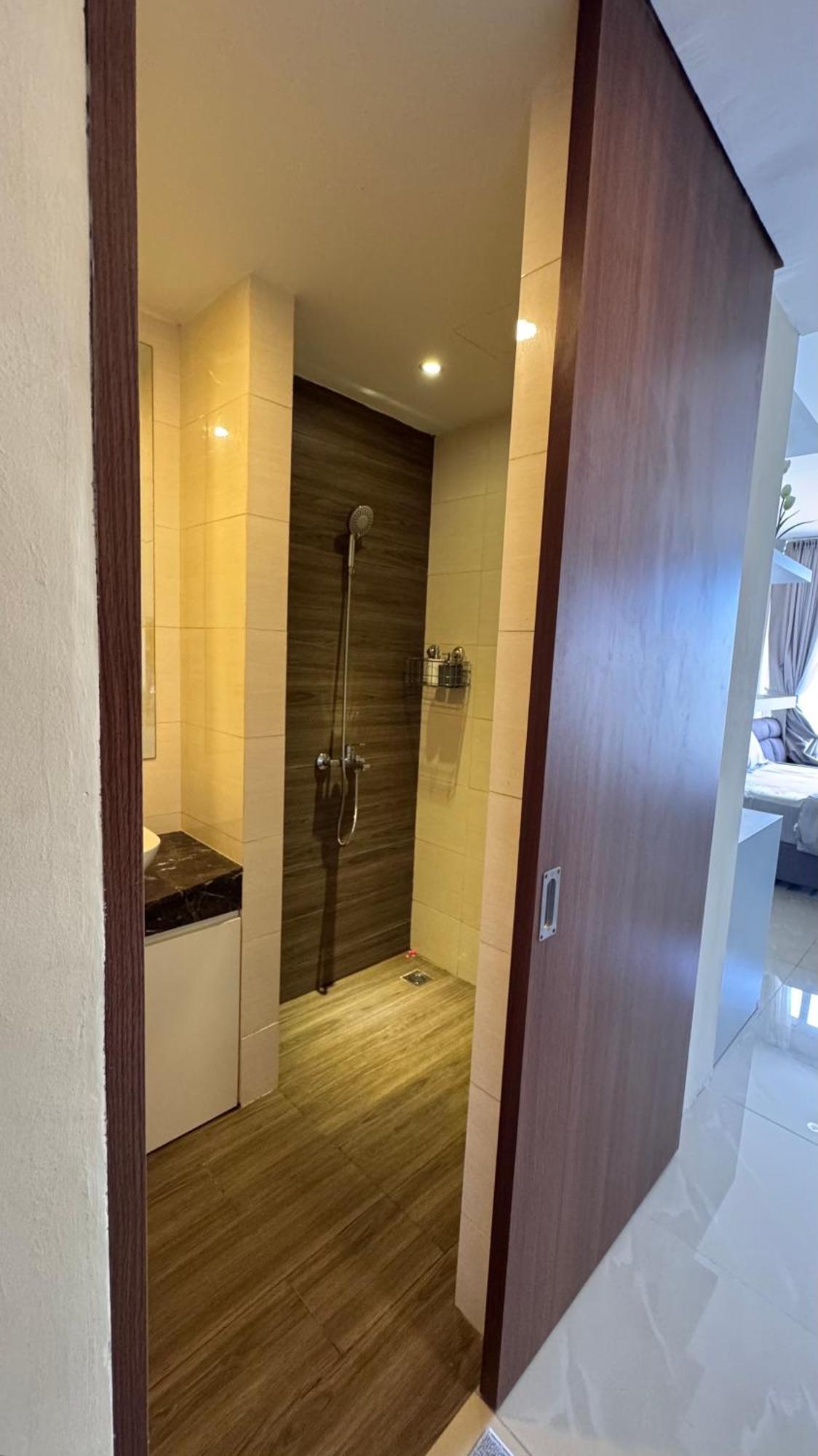 Nagoya Thamrin Apartment High Floor With View Exterior photo
