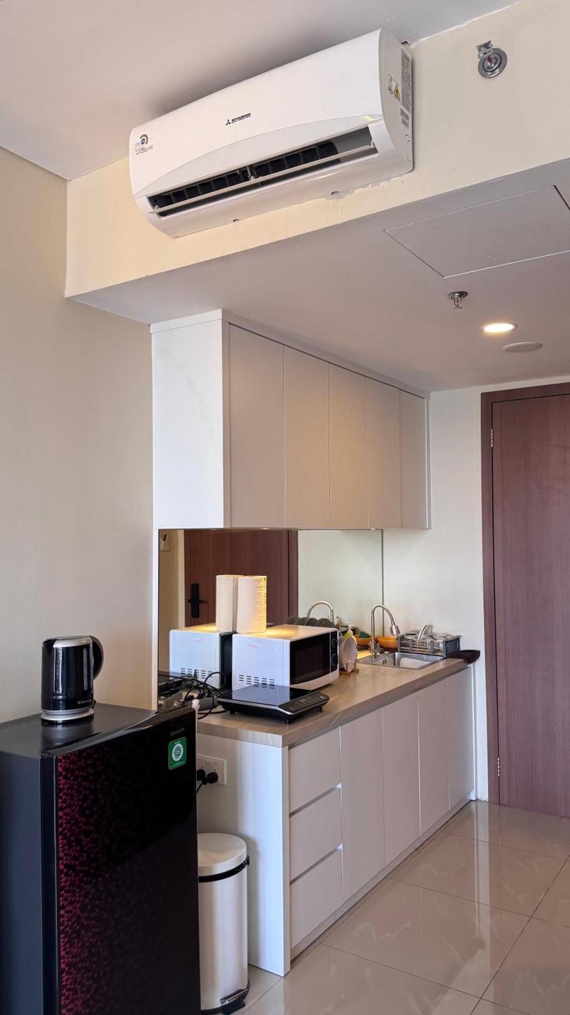 Nagoya Thamrin Apartment High Floor With View Exterior photo